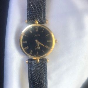 Women’s vintage gucci watch